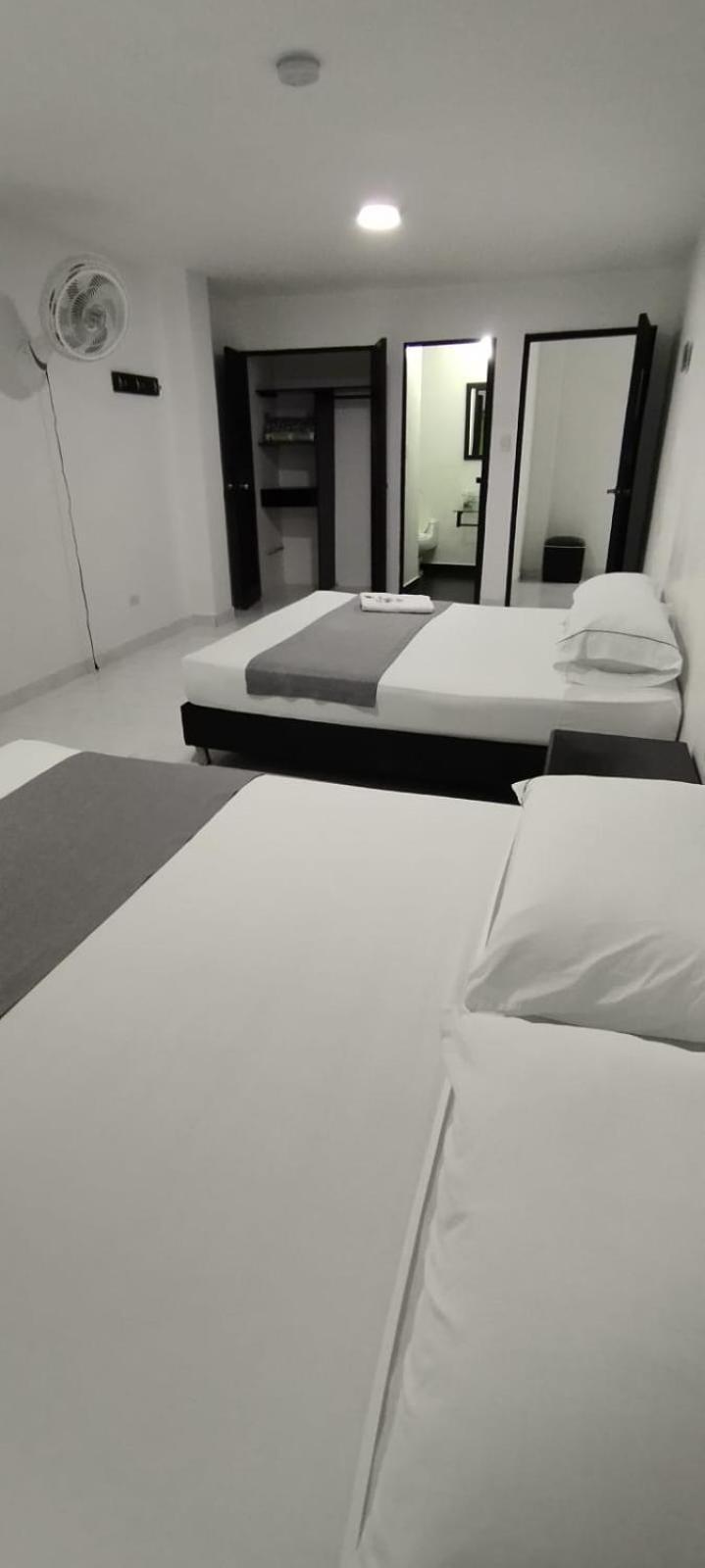 Hotel Paradise Lleras メデジン エクステリア 写真