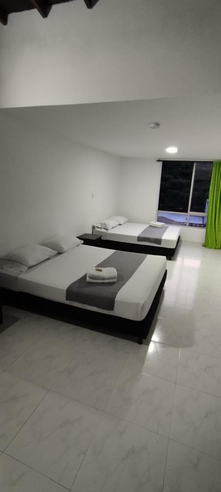 Hotel Paradise Lleras メデジン エクステリア 写真