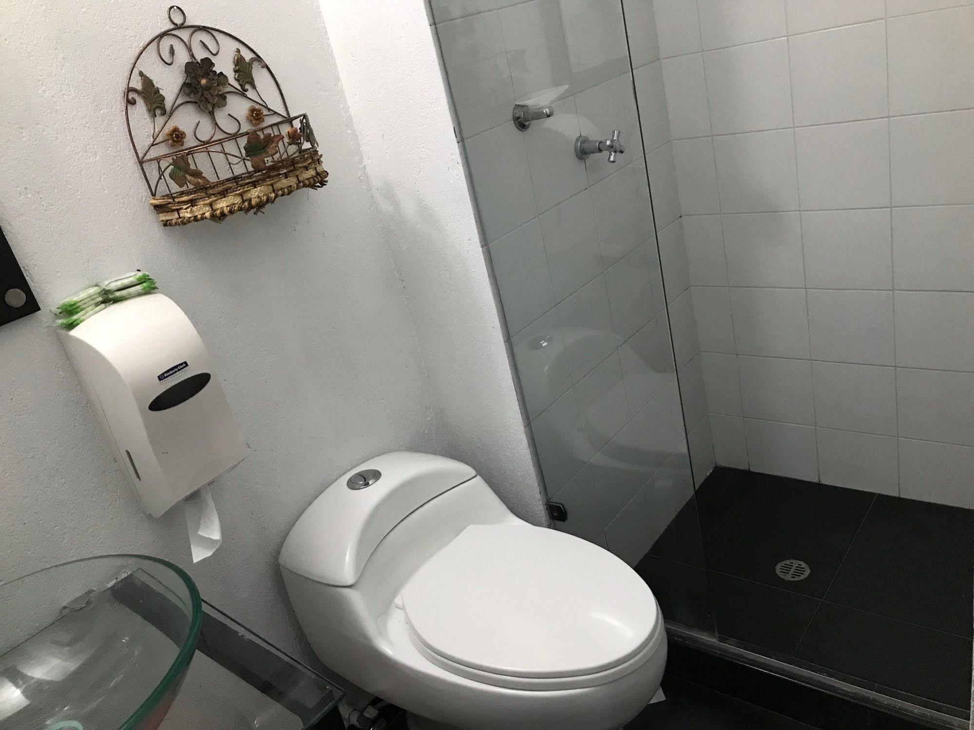 Hotel Paradise Lleras メデジン エクステリア 写真